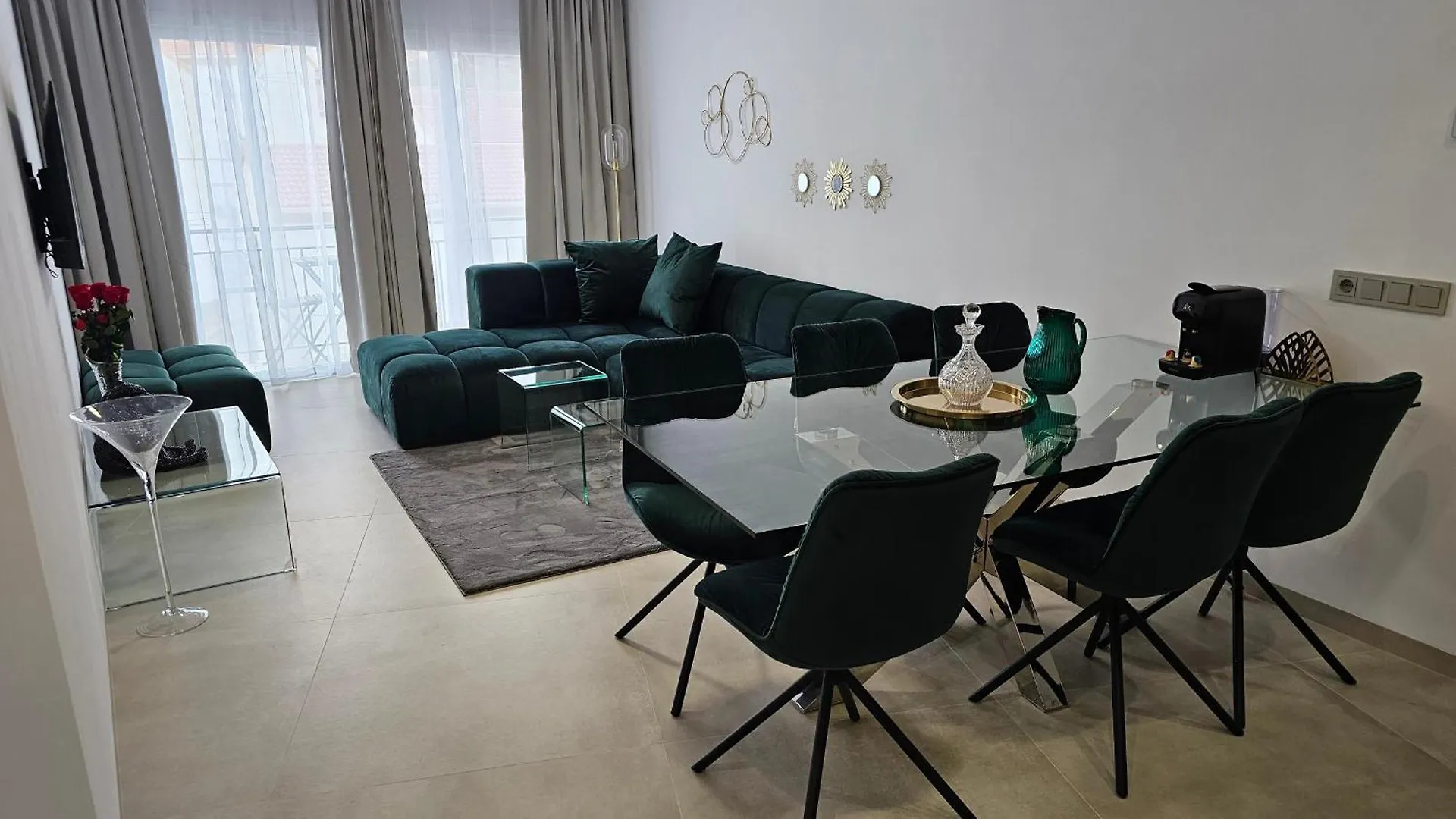 Oasis Jacuzzi Retreat Apartment Marbella Spain