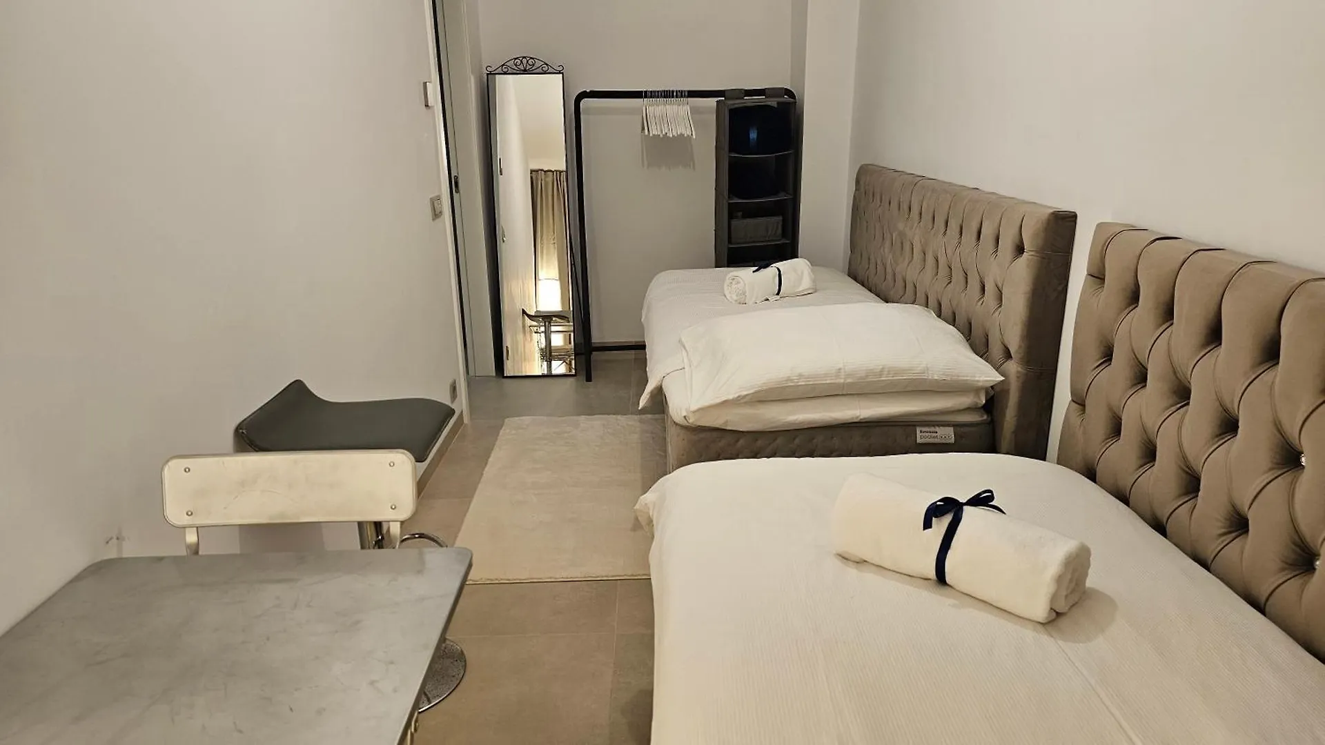 Oasis Jacuzzi Retreat Apartment Marbella