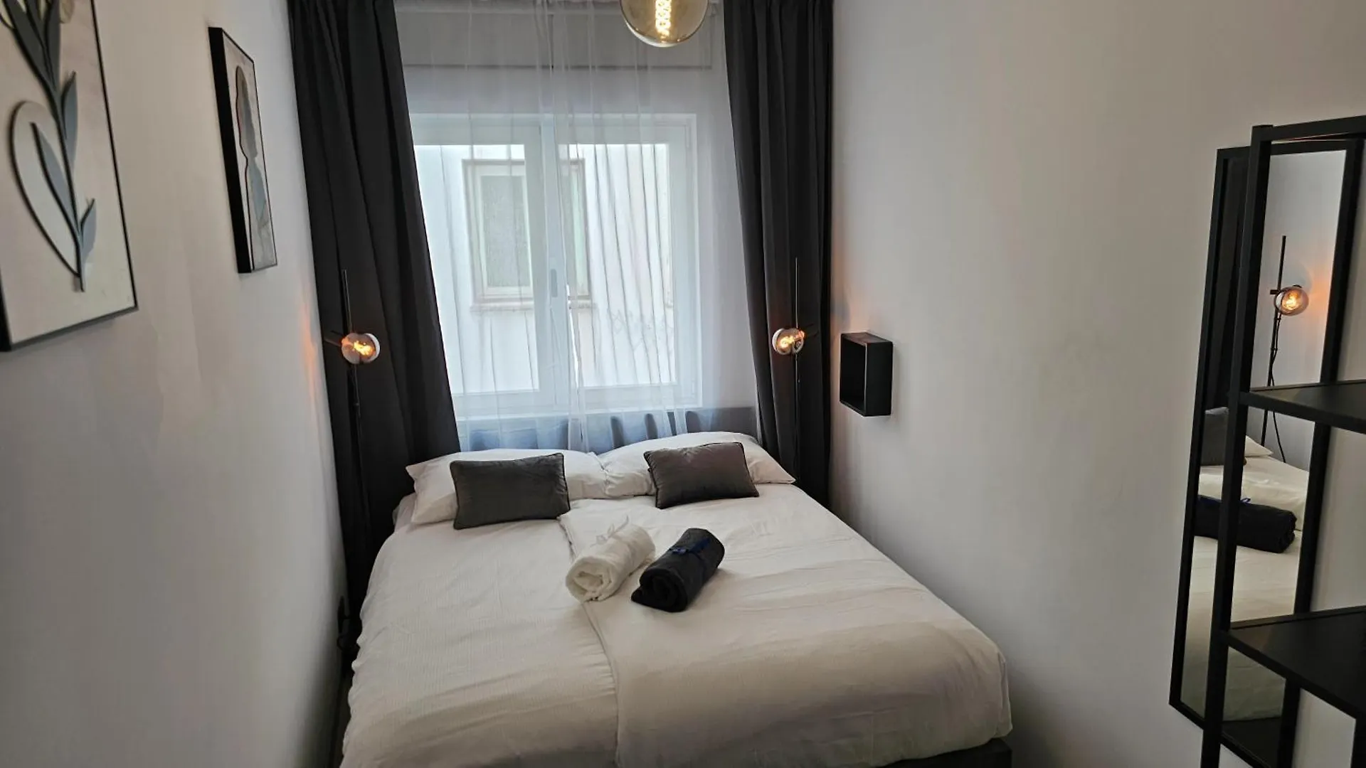Oasis Jacuzzi Retreat Apartment Marbella