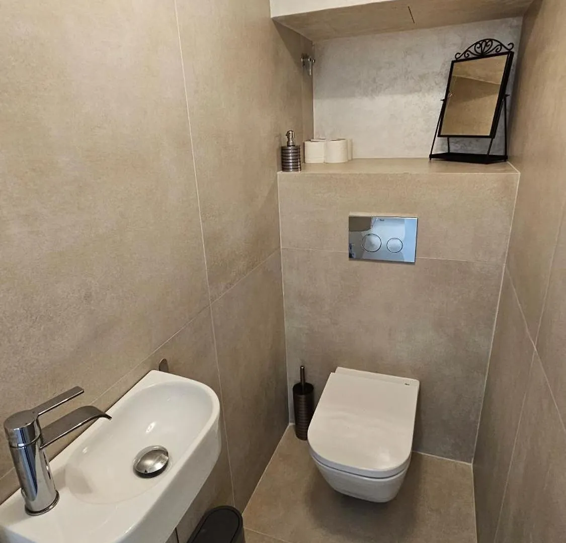 Oasis Jacuzzi Retreat Apartment Marbella Spain
