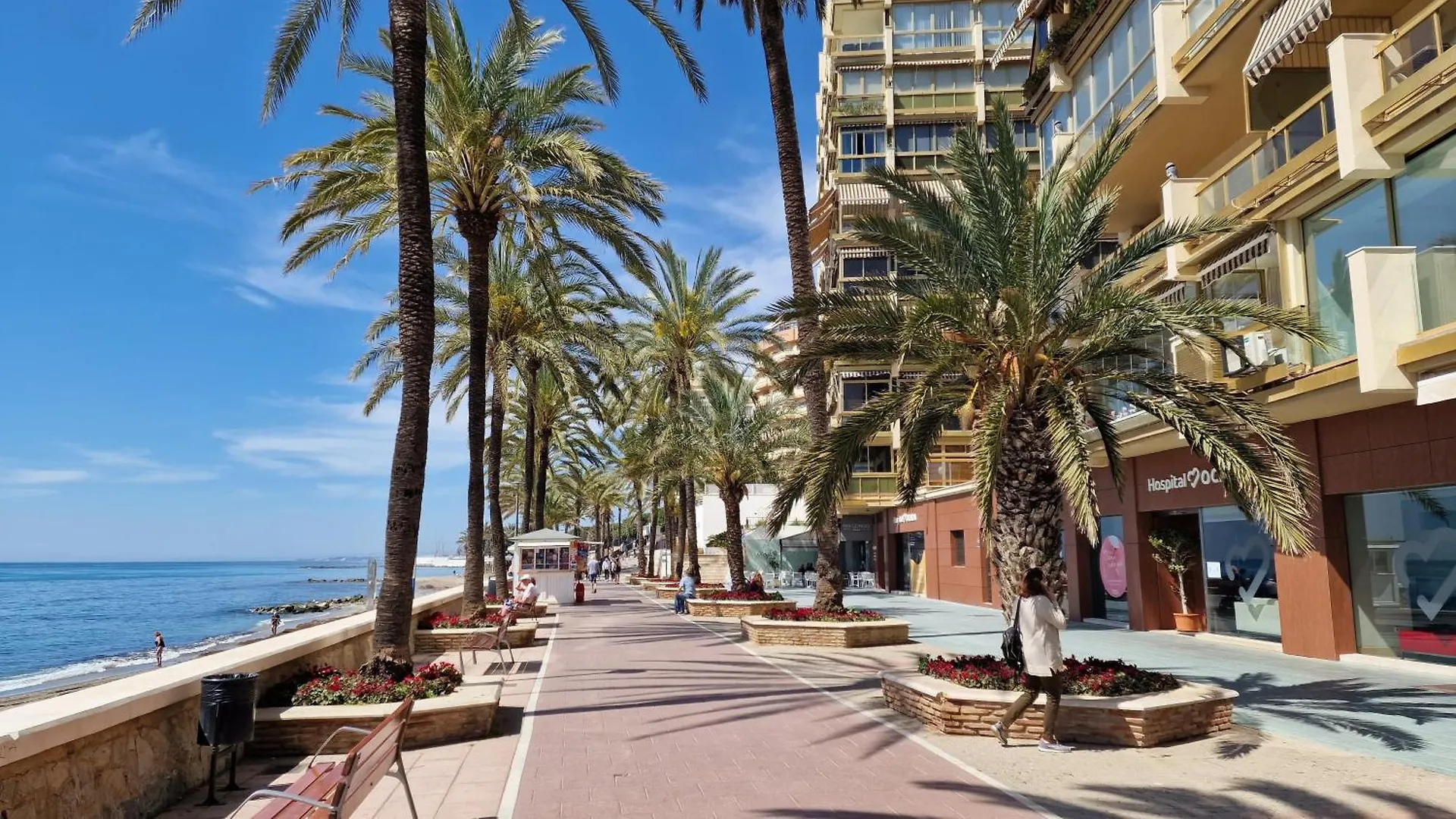Oasis Jacuzzi Retreat Apartment Marbella