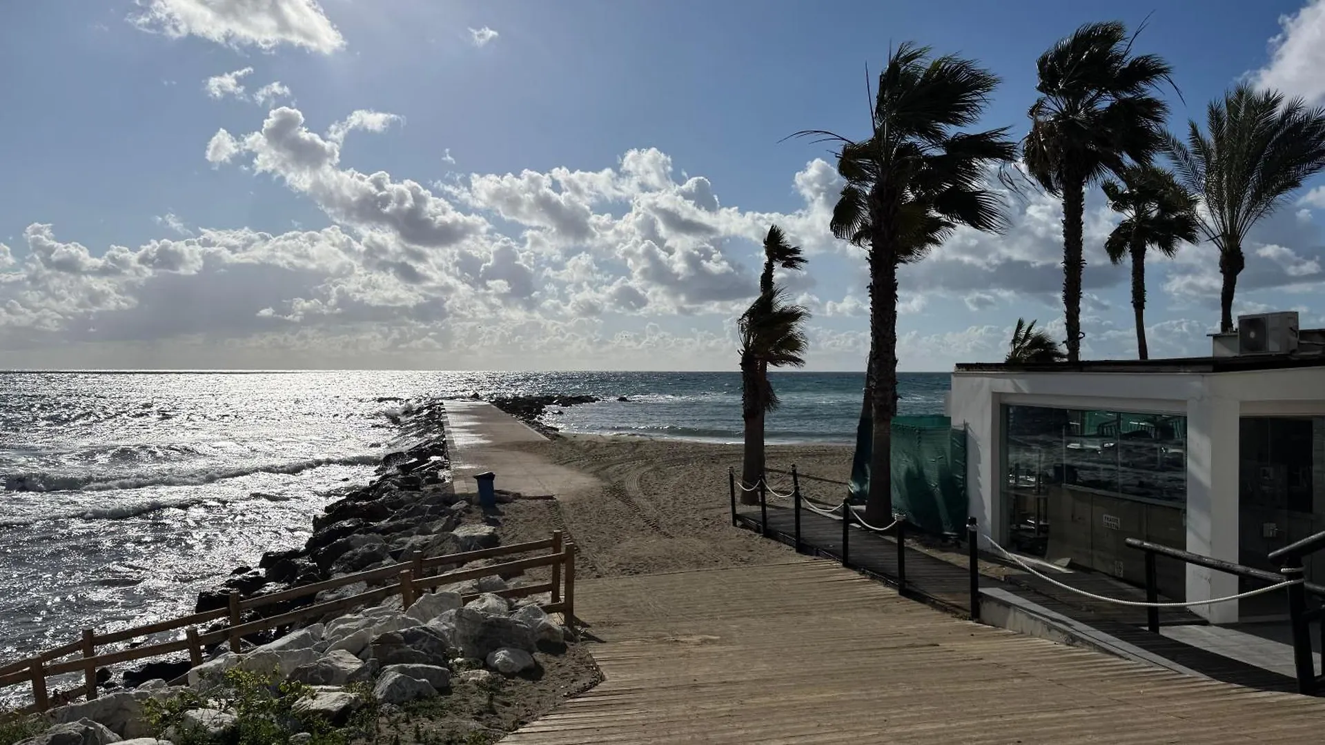 Oasis Jacuzzi Retreat Apartment Marbella 0*,